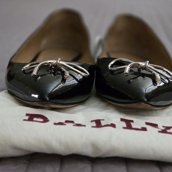 Bally Women's Patent Black Flats with Metallic Bow - Picture 3 of 11